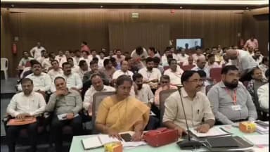 धुळे: विकासाचा 'मास्टर प्लॅन'; निधीचा प्रभावी वापर करून कामं वेळेत पूर्ण करा - पालकमंत्री रावल यांचे अधिकाऱ्यांना निर्देश..