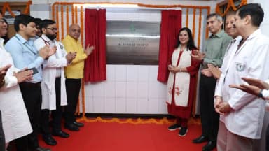 पंजाबी बाग: दिल्ली कैंट: सांसद बांसुरी स्वराज ने कैंटोनमेंट जनरल हॉस्पिटल में नई लैब मशीनों का किया उद्घाटन