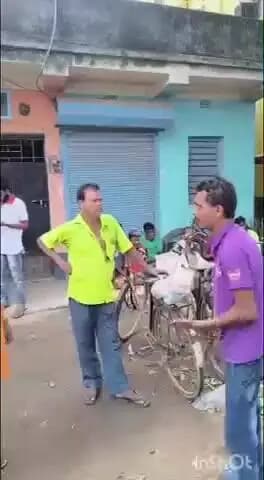 ধনিয়াখালি: ধনিয়াখালিতে সব্জি বাজারে তোলাবাজির অভিযোগে তৃনমূল নেতাকে মেরে পুলিশে দিল স্থানীয়রা