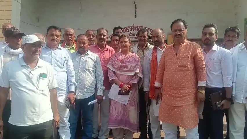 देवरी: देवरी प्रखंड मुख्यालय परिसर स्थित सभागार में स्थानीय विधायक की उपस्थिति में जनसुनवाई कार्यक्रम का आयोजन #jan samasya
