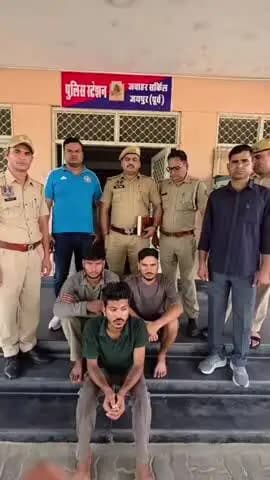 सांगानेर: जवाहर सर्किल थाना पुलिस ने वेयरहाउस से चोरी के मामले में 24 घंटे में वारदात का खुलासा करते हुए 3 कर्मचारियों को पकड़ा