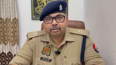 दिनांक 11.06.2026 की रात्रि में थाना मऊदरवाजा क्षेत्रान्तर्गत एक युवक द्वारा युवती को गोली मार देने की घटना के संबंध में अपर पुलिस अधीक्षक फतेहगढ द्वारा दी गई बाइट।
#FatehgarhPolice https://t.co/q72WEPzCEm
