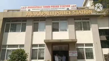 అనకాపల్లి: తప్పిపోయిన యువకుడి ఆచూకీ కనిపెట్టి మానవత్వం చాటిన అనకాపల్లి టౌన్ పోలీసులు