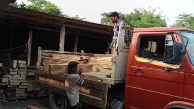 ঢেকিয়াজুলি ভাগ: ঢেকীয়াজুলিত বন বিভাগৰ তীব্ৰ অভিযান,বৃহৎ পৰিমাণৰ চেগুণ কাঠ জব্দ