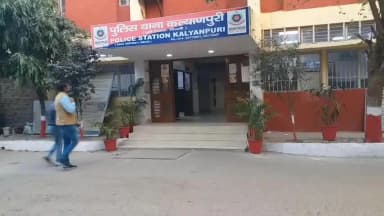 प्रीत विहार: गर्लफ्रेंड के साथ मिलकर मोबाइल स्नैचिंग करता था 17 साल का नाबालिग, पूर्वी दिल्ली पुलिस ने दबोचा