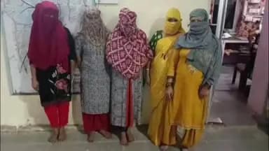 पीपलदा: इटावा पुलिस और जिला विशेष टीम ने देह व्यापार की सूचना पर 5 महिलाओं और 4 पुरुषों सहित 9 को किया गिरफ्तार