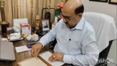हापुड़: दस्तोई मार्ग पर स्थित जिला संयुक्त चिकित्सालय की CMS पर पूर्व सीएमओ ने वेतन देने के नाम पर रिश्वत मांगने का आरोप लगाया