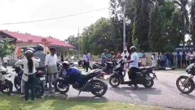 বঙাইগাঁও ভাগ: বৰ্ষণগাঁৱত সংঘটিত ভয়ংকৰ পথ দুৰ্ঘটনা, বাইক আৰু স্কুটীৰ মাজত মুখামুখি সংঘৰ্ষত এজন নিহত, আৰক্ষীৰ দল উপস্থিত