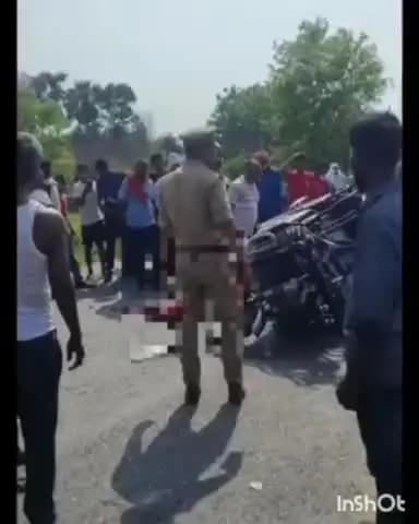 बरहज: देवरिया के राम जानकी मार्ग पर पलिया के पास ट्रेलर ने ई-रिक्शा को मारी टक्कर, एक की मौत, चार लोग गंभीर रूप से घायल
