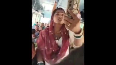 सिरसा: जिले के ओढां रूट पर रोडवेज बस में किन्नर टिकट के पैसे मांगने पर परिचालक से उलझी, वीडियो हुआ वायरल