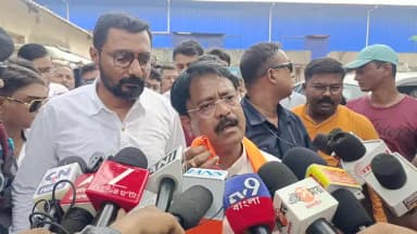 বারাসাত ১: মধ্যমগ্রামে গোডাউন থেকে সরকারি গম পাচারের অভিযোগ, কি বললেন খাদ্যমন্ত্রী অশোক কীর্তনীয়া শুনুন