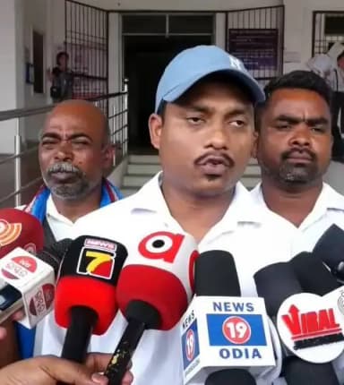 ଝାରସୁଗୁଡା: ଲାଇକେରା ବ୍ଲକରେ ଦୁର୍ନୀତି ନେଇ ଜିଲ୍ଲାପାଳଙ୍କ ପାଖରେ ଦ୍ୱାରସ୍ଥ