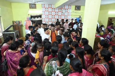 ଝାରସୁଗୁଡା: ବିଟିଏମ୍ ବିଜେପି କାର୍ଯ୍ୟାଳୟରେ ଜନସମସ୍ୟା ଶୁଣିଲେ ବିଧାୟକ ଟଙ୍କଧର ତ୍ରିପାଠୀ