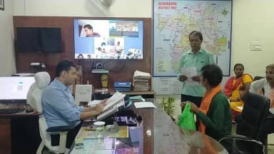 जिला पदाधिकारी श्री रिची पाण्डेय का जनता दरबार कार्यक्रम लाइव।