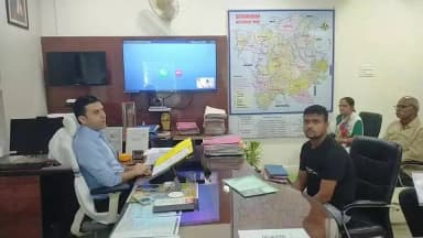 जिला पदाधिकारी श्री रिची पाण्डेय द्वारा जिला लोक शिकायत निवारण की द्वितीय अपील की सुनवाई कार्यक्रम लाइव।