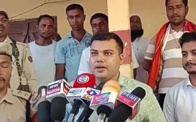 ঢেকিয়াজুলি ভাগ: ড্ৰাগছ,গাঞ্জা সৰবৰাহকাৰীৰ লগতে বাল্যবিৱাহ কৰোৱা সকলক হুংকাৰ ঢেকীয়াজুলি সমজিলাৰ আৰক্ষী অধীক্ষক ৰ