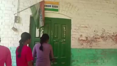 জলপাইগুড়ি: জলপাইগুড়ি পিডি মহিলা কলেজের ইউনিয়ন রুমে মদের বোতল-সিগারেট উদ্ধারের দাবি, সরব ABVP