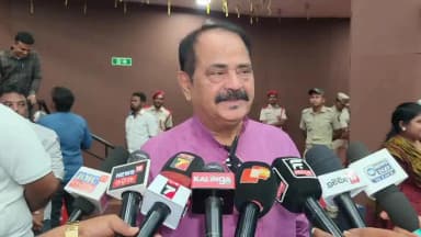 କୋରାପୁଟ: କୋରାପୁଟ ମେଡିକାଲ କଲେଜର ଅଡିଟୋରିୟମରେ ଅନ୍ନପୁର୍ଣା ଯୋଜନାରେ ସାମିଲ ହୋଇ ପ୍ରତିକ୍ରିୟା ରଖିଛନ୍ତି ଜୟପୁର ବିଧାୟକ ତାରାପ୍ରସାଦ ବାହିନୀପତି