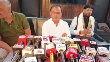 कानपुर: कानपुर के सपा विधायक ने कहा, एक लाख ग्यारह हजार रुपये दूंगा, जो भी आरोपी को पकड़कर हाथ-पैर बांधकर लाएगा