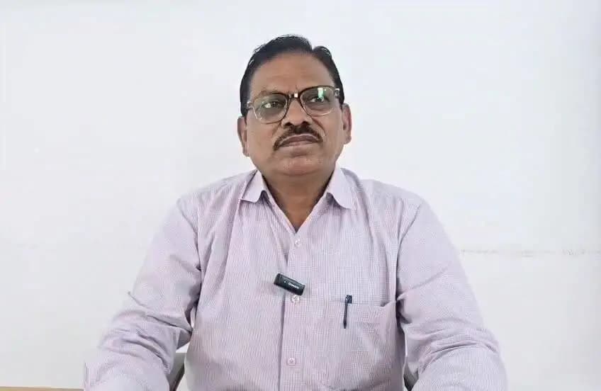 जिला रोजगार अधिकारी श्री टीएस डुडवे द्वारा जिले के सभी शिक्षित और योग्य युवाओं से अपील की गई है कि वे आगामी 16 जून 2026 (मंगलवार) को आयोजित होने वाले "युवा संगम रोजगार मेले" में अधिक से अधिक संख्या में भाग लें और विभिन्न प्रतिष्ठित कंपनियों में #रोजगार के अवसर प्राप्त करें।
#JansamparkMP
#badwani