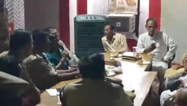 महमूदाबाद: मोहर्रम को लेकर महमूदाबाद कोतवाली में आयोजित की गई शांति समिति की बैठक