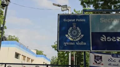 ગાંધીનગર: BMWમાં બેઠેલા બે મિત્રોને સ્કોર્પિયોની ત્રિપુટીએ આંતરીને બેફામ માર માર્યો: પથ્થરમારો કરી ગાડીમાં તોડફોડ