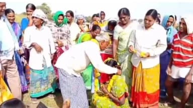 రేగొండ: రేగొండలో ఉపాధి హామీ పనుల వద్ద షష్టిపూర్తి జరుపుకున్న వృద్ధ దంపతులు