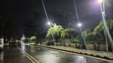 पार्लियामेंट स्ट्रीट: *दिल्ली में झमाझम बारिश से मौसम सुहाना, तापमान में 4-6 डिग्री की गिरावट*