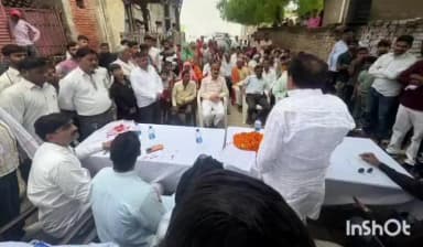 एत्मादपुर: नाई की सराय में केंद्रीय राज्य मंत्री का संपर्क से समर्थन अभियान, मोदी सरकार के 12 वर्षों की गिनाई उपलब्धियां