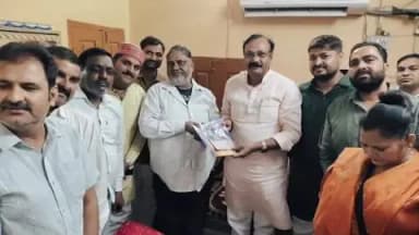 किरावली: सांसद राजकुमार चाहर ने व्यापारियों और चिकित्सकों से किया संवाद, साझा किया 'विकसित भारत' का संकल्प