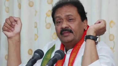 కామారెడ్డి: క్రమశిక్షణను ఉల్లంఘించారనే ఆరోపణలపై సీనియర్ కాంగ్రెస్ నాయకుడు షబ్బీర్ అలీకీ టీపీసీసీ షోకాజ్ నోటీసులు జారీ