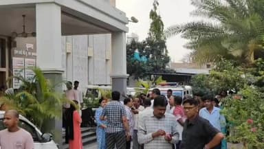 समस्तीपुर: बहुआरा में समस्तीपुर कीटनाशक दुकानदार को अपराधियों ने गोली मार किया जख्मी समस्तीपुर में प्राथमिक उपचार के बाद पटना रेफर