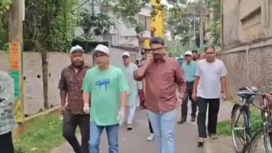 মেদিনীপুর: মেদিনীপুরে বাড়ি বাড়ি গিয়ে স্বচ্ছতার বার্তা জেলাশাসকের