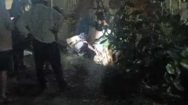 ಹಿರಿಯೂರು: ನಗರದ ಸಿ ಎಂ ಬಡಾವಣೆಯಲ್ಲಿ ಬೃಹತ್ ಗಾತ್ರದ ಹಾವು ರಕ್ಷಣೆ
