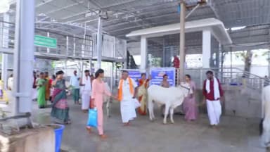సిరిసిల్ల: వరుసగా రెండు రోజుల సెలవులతో భీమేశ్వర స్వామి ఆలయంలో భక్తుల రద్దీ
