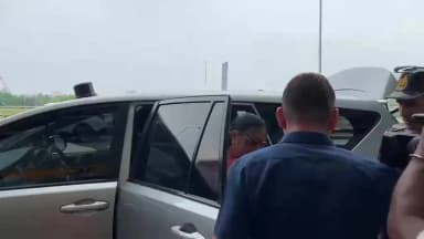 কলকাতা: কলকাতা বিমানবন্দরে ফের বিস্ফোরক দাবি কাকলি ঘোষ দস্তিদারের, বিদ্রোহী শিবিরে সাংসদ সংখ্যা ২২!