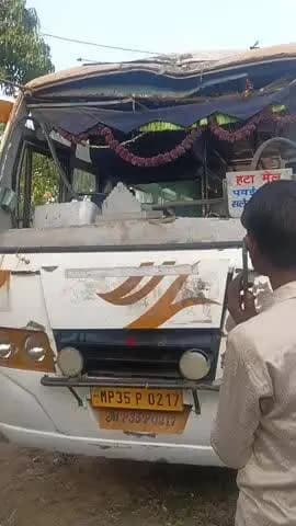 बाल बाल बचा दुकान मालिक