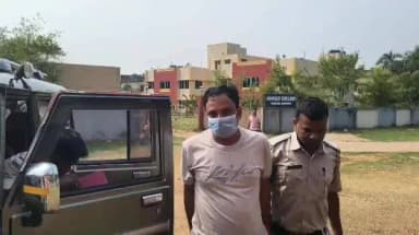 ইন্দপুর: শ্লীলতাহানি ও অস্ত্র দেখিয়ে হুমকির অভিযোগে গ্রেপ্তার ইন্দপুর তৃণমূল সভাপতি, ৩ দিনের পুলিশ হেফাজত