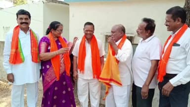 జగిత్యాల: ఆఖిల భారత విశ్వకర్మ మహాసభ ఉమ్మడి జిల్లా కన్వీనర్ బొందుకూరి శ్రీనివాస్ ను సన్మానించిన భారత్ సురక్ష సమితి నాయకులు