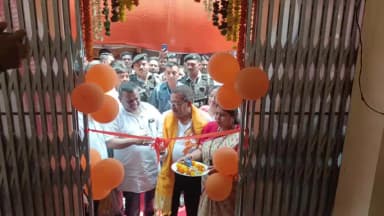 তমলুক: চন্ডিপুর বিধানসভা এলাকার মানুষের বিভিন্ন পরিষেবা পৌঁছে দিতে বিধায়ক কার্যালয়ের উদ্বোধন করলেন সাংসদ সৌমেন্দু অধিকারী