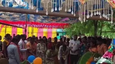 ଉମରକୋଟ: ଡାବୁଗାଁ ସଦର ସହ ବ୍ଲକ ର ବିଭିନ୍ନ ଗାଁ ରେ ଆୟୋଜିତ ରଜ ଉତ୍ସବ ରେ ଯୋଗଦେଲେ କଂଗ୍ରେସ ଜିଲ୍ଲା ସଭାନେତ୍ରୀ