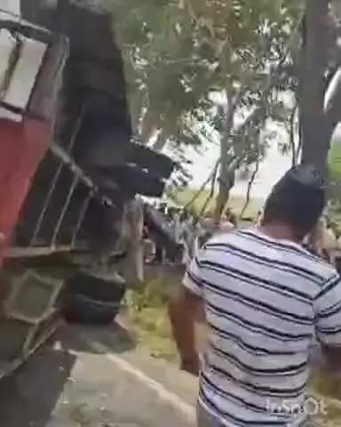 फतेहाबाद: फतेहाबाद-टोहाना मार्ग पर बड़ा हादसा,अनियंत्रित होकर खेत में पलटी प्राइवेट बस, महिला समेत 3 की मौत, 12 घायल