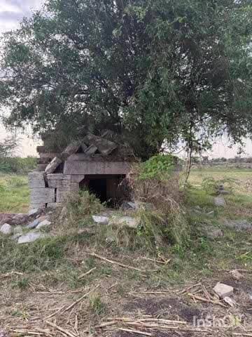 అలంపూర్: రాల్యంపాడు గ్రామంలో గుప్తనిధుల వేట.. ఆలయంలో దుండగుల తవ్వకాలు
