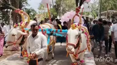 कळवण: आदिवासी मंत्री अशोक उईके यांनी आश्रम शाळेत विद्यार्थ्यांसमोर घेतला जेवणाचा आस्वाद