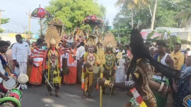 பாலக்கோடு: கொலசனஅள்ளியில் ஓம்தர்மராஜன் சுவாமி - திரவுபதி அம்மன் திருவீதி உலா - ஒரு அடிக்கு ஒரு தேங்காய் உடைத்து பக்தர்கள் நேர்த்தி கடன்