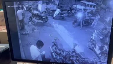 शिवपुरी नगर: 'जय काल भैरव' लिखी बाइक लेकर फुर्र हुए चोर, वाइन शॉप के बाहर से सरेराह वारदात
