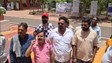 शिवपुरी नगर: मजबूरी में अस्पताल आने वालों पर पहरा या प्रताड़ना? लेडीज गार्ड के दुर्व्यवहार से जनता में भारी आक्रोश, कलेक्टर से शिकायत