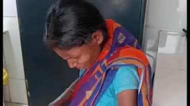 ବ୍ୟାସନଗର: ମହତାବ ନଗର ଅଂଚଳରେ ରଜ ଦୋଳି ଖେଳୁଥୁବା ସମୟରେ ଦୋଳିରୁ ପଡି ଜନୈକା ମହିଳା ଆହତ