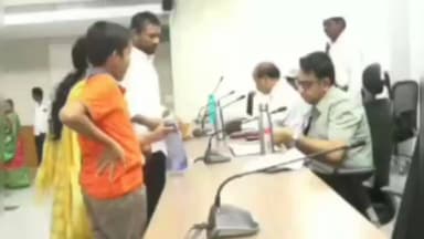 అసిఫాబాద్: ప్రజావాణిలో ఫిర్యాదులను స్వీకరించిన అసిఫాబాద్ జిల్లా అదనపు కలెక్టర్ యువరాజ్