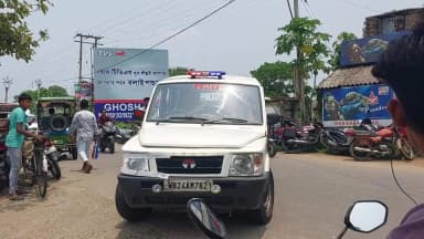 ময়না: চন্ডীমাতার মন্দিরে পুজো দিয়ে জনকল্যাণ শিবিরে সাধারণ মানুষের সাথে কথা বললেন রাজ্যের কৃষি বিপণন মন্ত্রী